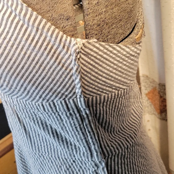 Retro Grey Seersucker Dress - Picture 7 of 11